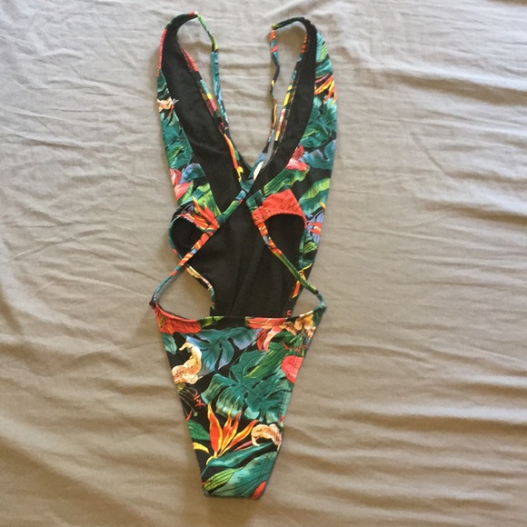 Fashion Nova Swimsuit Size M - Picture 3 of 3